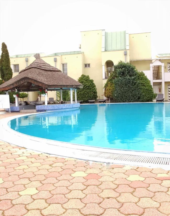 Helena Studio Apartman Шиофок Экстерьер фото