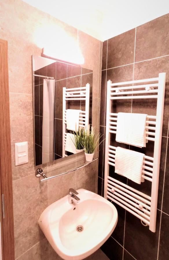 Helena Studio Apartman Шиофок Экстерьер фото